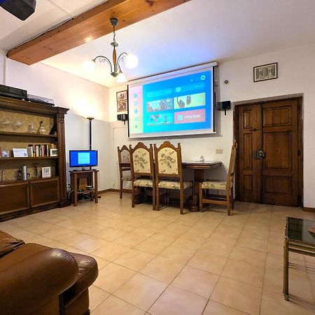Cheap Apartment In The Old Village Colle Val D'Elsa Bagian luar foto