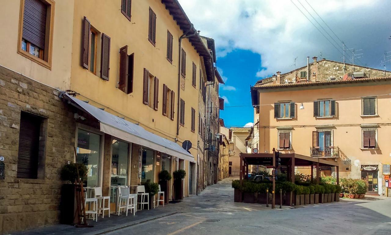 Cheap Apartment In The Old Village Colle Val D'Elsa Bagian luar foto