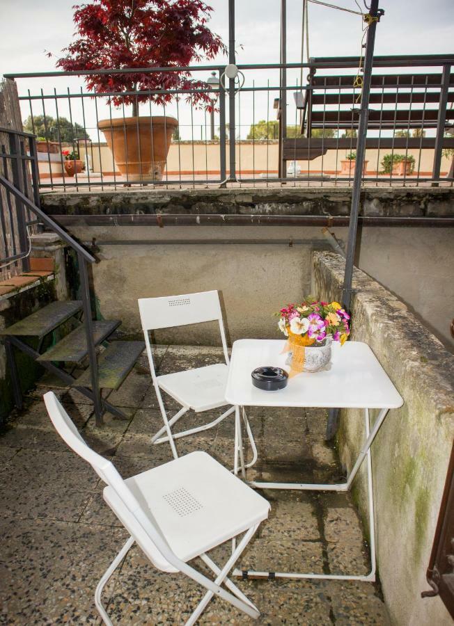 Cheap Apartment In The Old Village Colle Val D'Elsa Bagian luar foto